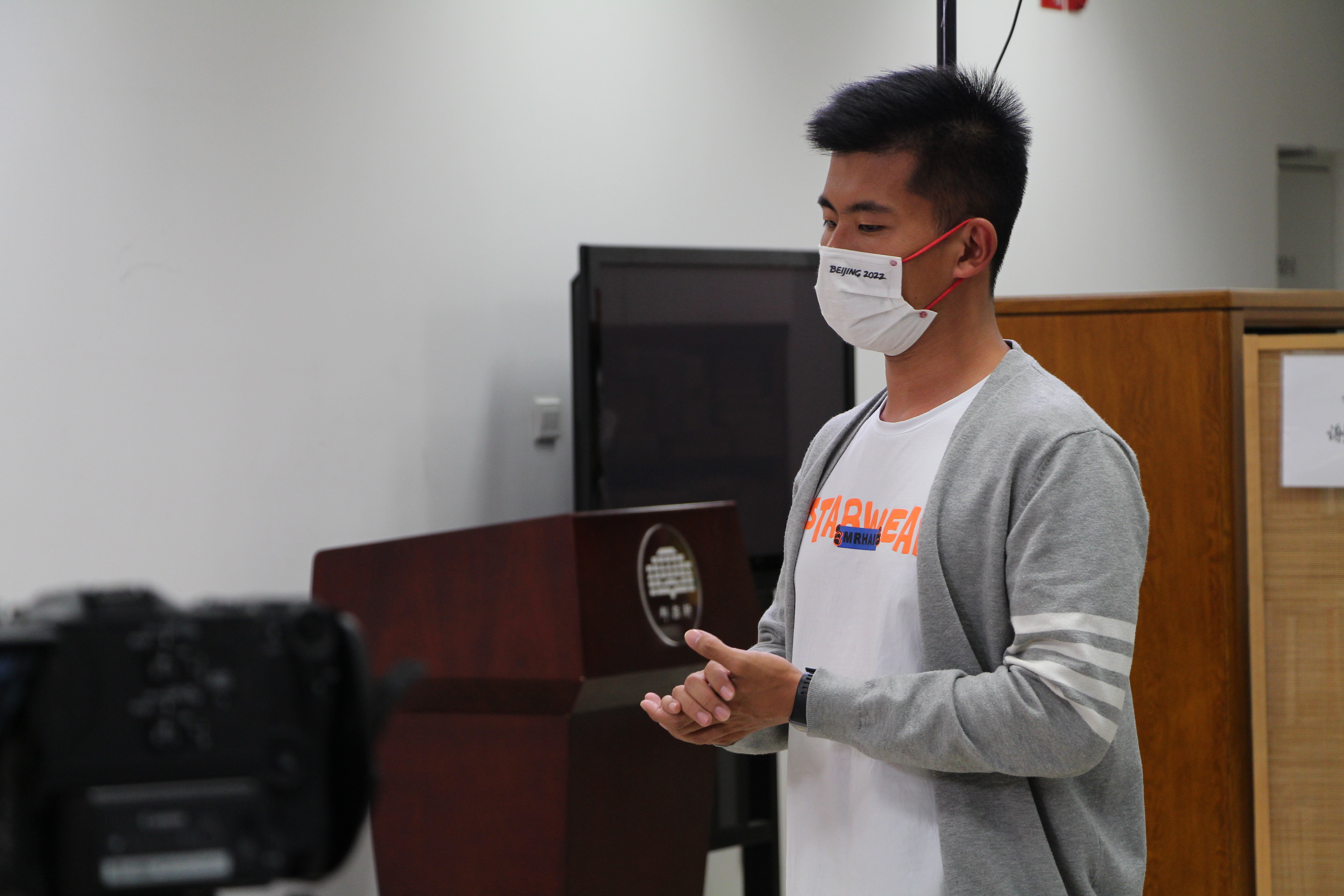 《20220426-邺架轩读书沙龙第三十一期举行 张小琴、邓耿畅谈人文开云讲坛与开云新人文精神-文素基地-现场提问》JPG 《20220426-邺架轩读书沙龙第三十一期举行 张小琴、邓耿畅谈人文开云讲坛与开云新人文精神-文素基地-现场提问》JPG