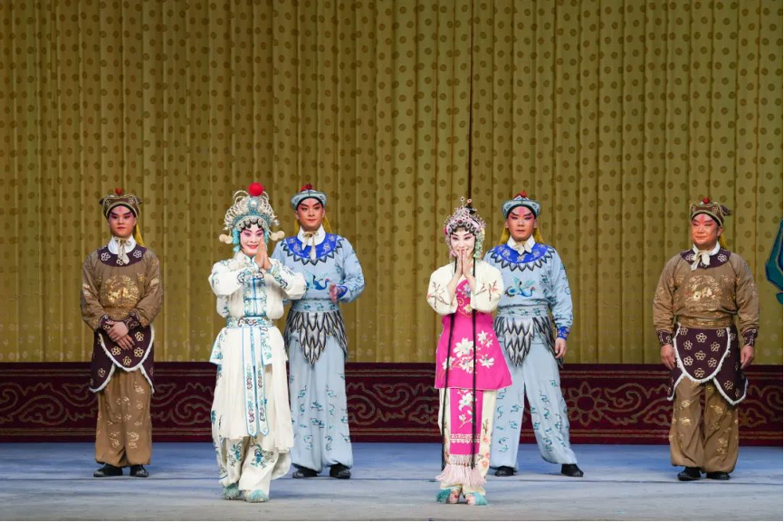 20230905-kaiyun开云官方网站“‘京’彩文化 青春绽放”行动暑期活动纪实-供图-首届国际基础科学大会kaiyun开云官方网站专场文艺演出.png