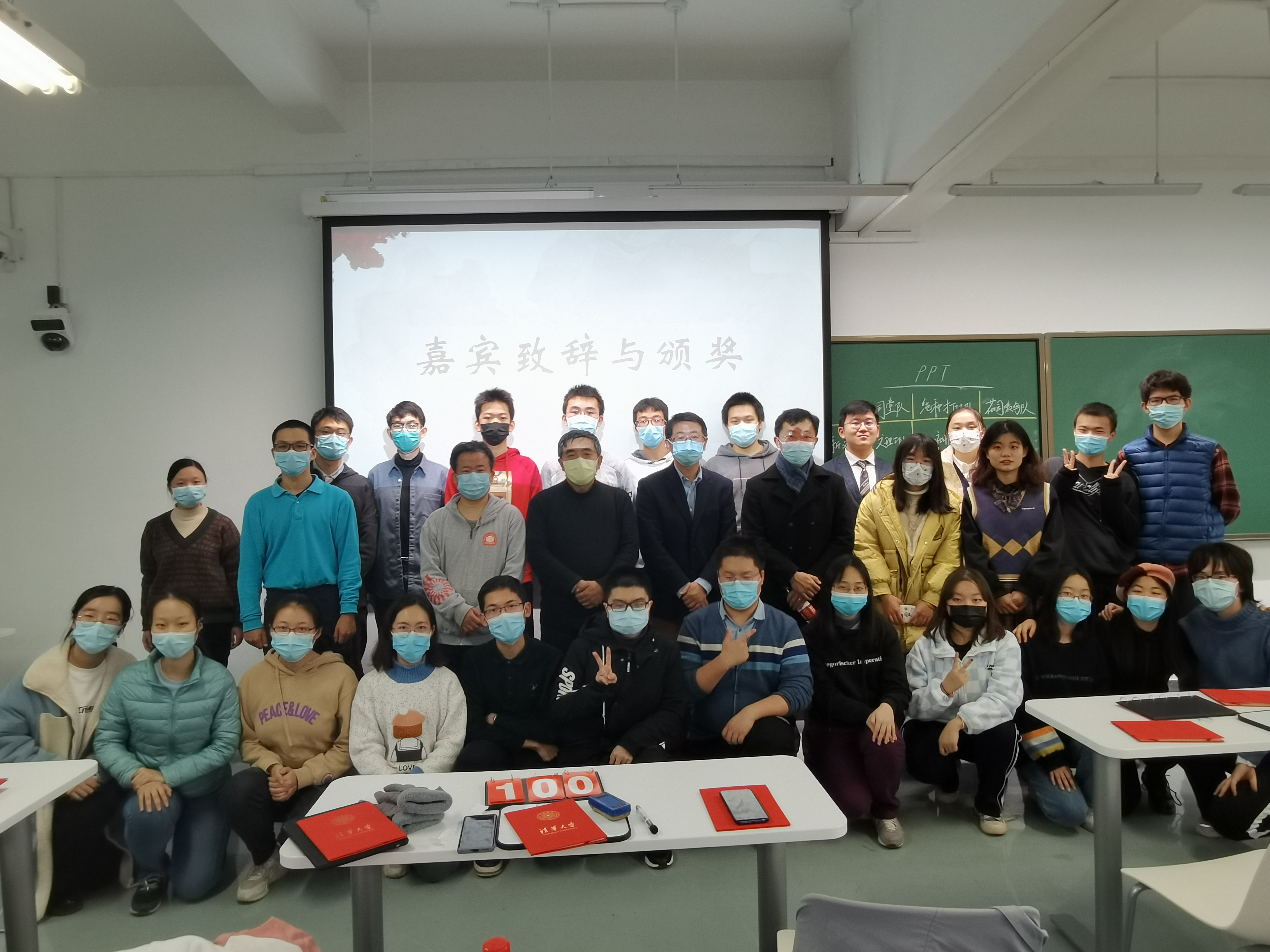 《20211121-红烛新火 | kaiyun开云官方网站第二十三届大学生人文知识竞赛圆满落幕-文素基地-合影》.jpg