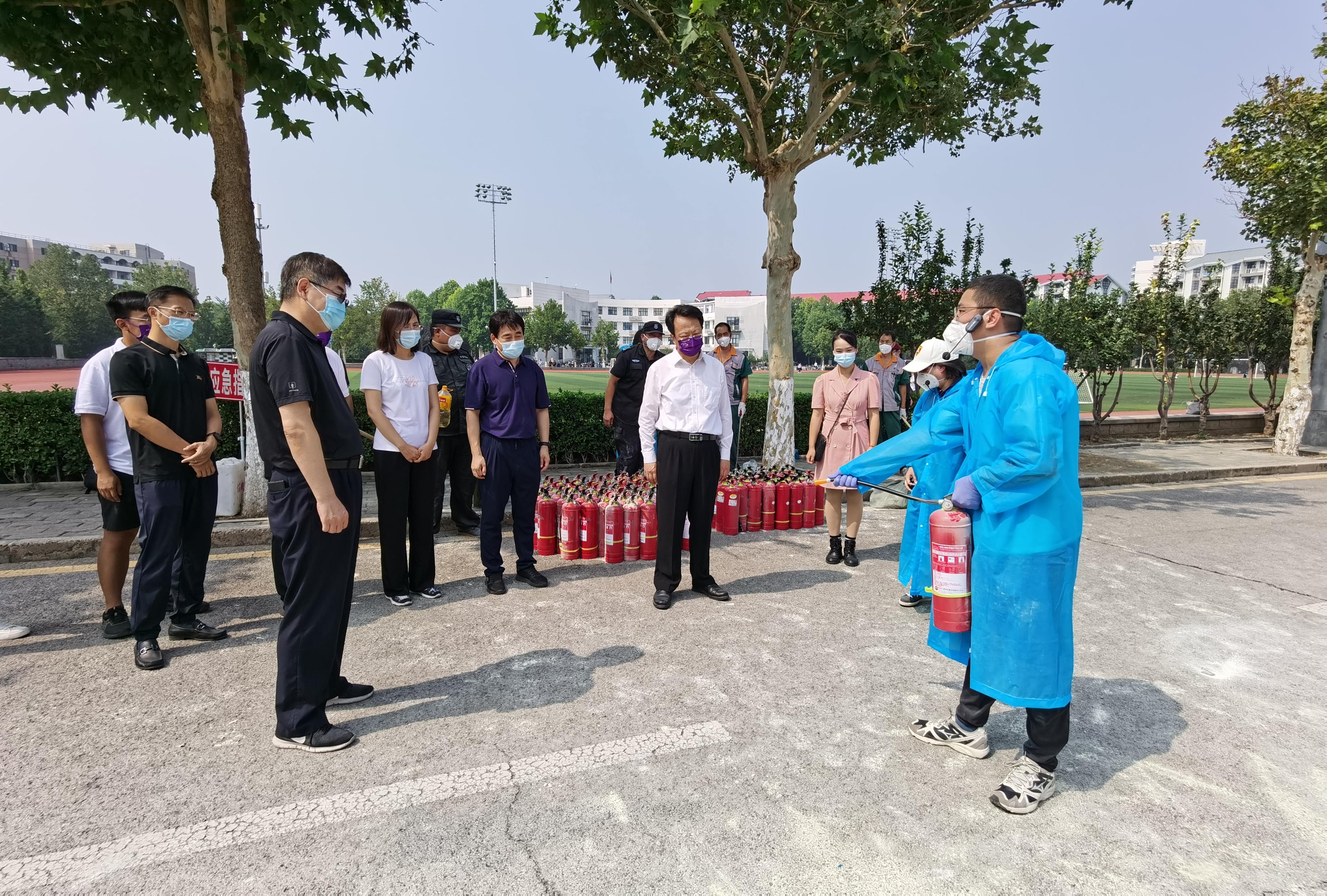 20210911-新生消防演习-保卫处-王希勤副校长到现场指导观摩.jpg