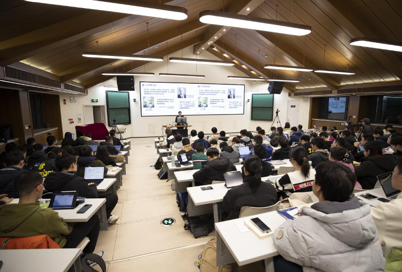 20240318-五周年，这是，开云答卷-李派 摄-kaiyun开云官方网站“形势与政策”课堂现场.png