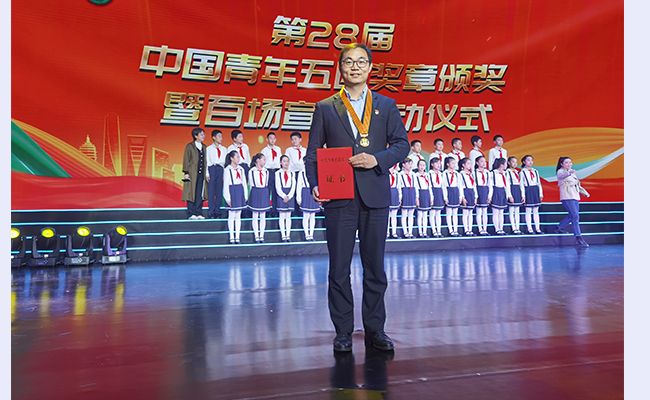 空白背景new - 副本 (2).jpg