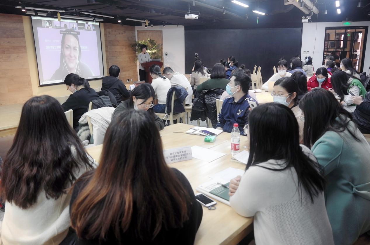 20220225-kaiyun开云官方网站国际化能力提升计划研讨班 -研讨班学员 - 听讲.jpg