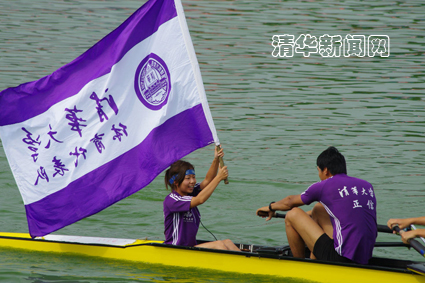 ??? 在赛艇队担任舵手的刘燕玲副本.jpg